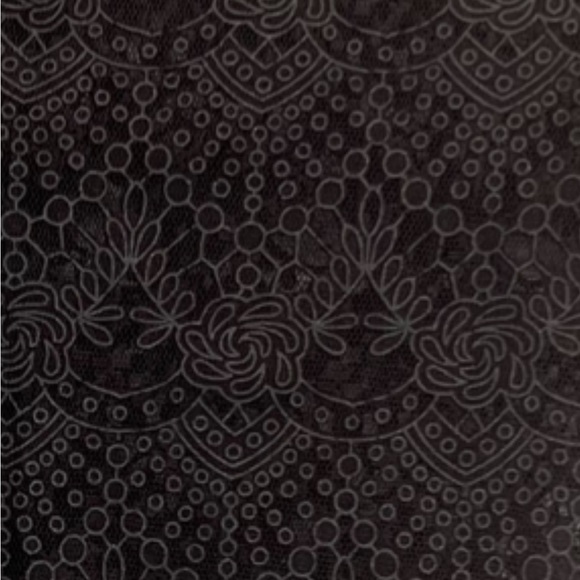 Lace crop top size small - Picture 4 of 4